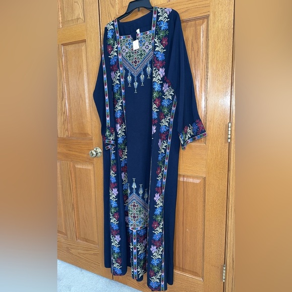 Women’s Thobe Plus Size 6 (4X - 5X) Middle East Dress Navy Blue Embroidered NEW - Picture 8 of 14